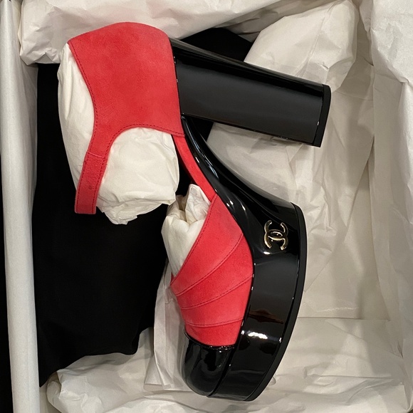 CHANEL Mary Janes Platform Heels, Dark Pink & Black - Retail $1300, NIB - Picture 8 of 13